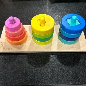 Lovevery twist and pivot pattern puzzle investigator kit months 31, 32, 33